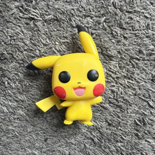 2019 Funko Pop! Games Pokémon #553 Pikachu Vinyl Figure