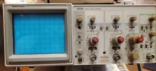 Tektronix 2213A Analog Oscilloscope Semi working, low voltage. nice shape. Test