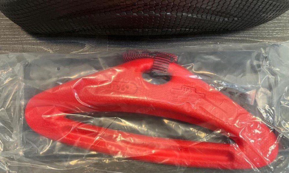 New Lat 56 Red Eye Carry On Suit Garment Bag Emirates Special