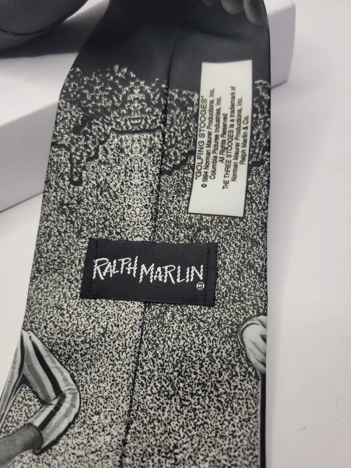 "Corbata de cuello estampada de golf Ralph Marlin Three 3 Stooges negra vintage 56"" L 3,75"" W" Foto 3 de 4