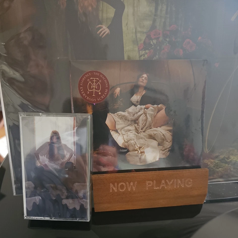 RARE Florence And The Machine : Everybody Scream SIGNED PRINT & CD & CASSETTE - Image 3 of 4