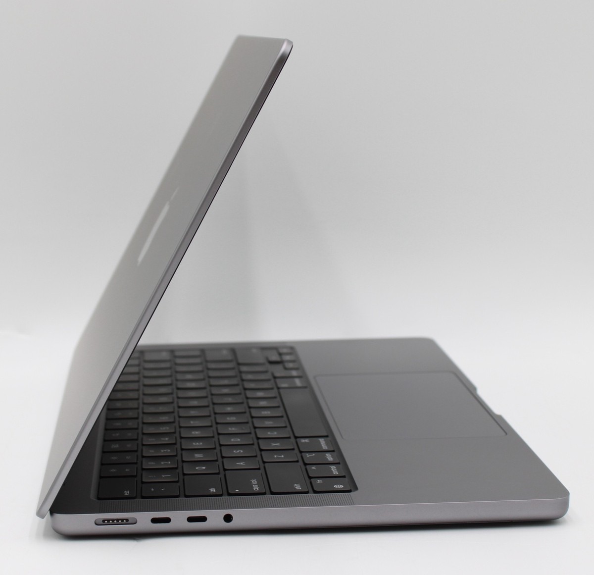 Apple MacBook Pro A2442 M1 Pro - 32GB RAM - 512GB - Space Gray