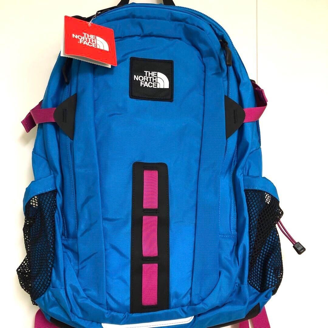 MOCHILA THE NORTH FACE HOT SHOT Edición Especial Azul x Rosa 30L Unisex NUEVA