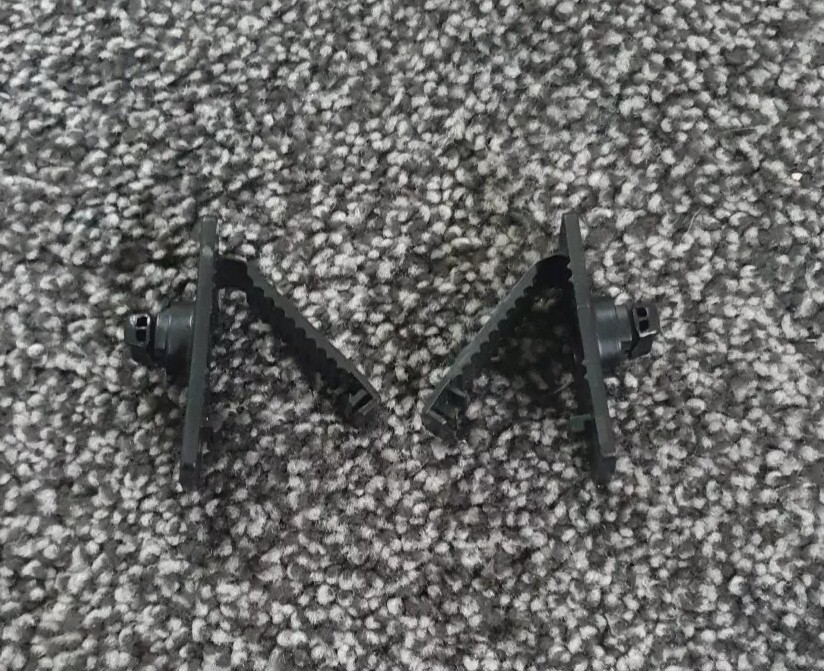 GENUINE HONDA ACCORD CIVIC HRV CRV CARPET FLOOR MATS CLIPS X2 FREE POSTAGE!! eBay