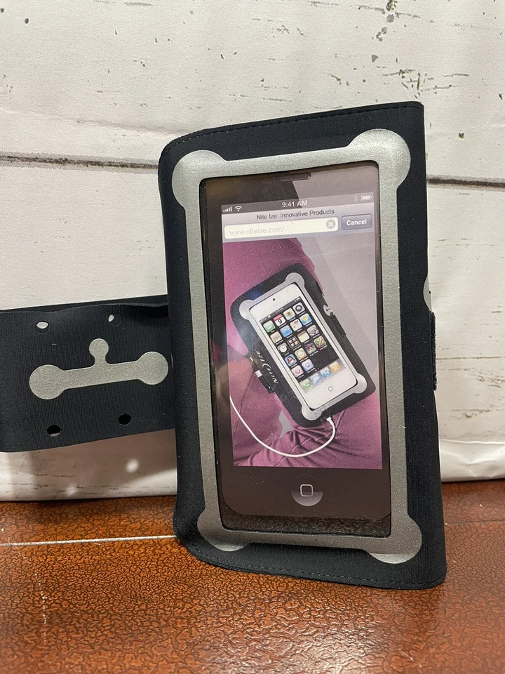 Brazalete de acción Nite Ize NIPB2-01-R8 para iPhone 5 iPod Touch grande negro nuevo OEM Foto 2 de 4