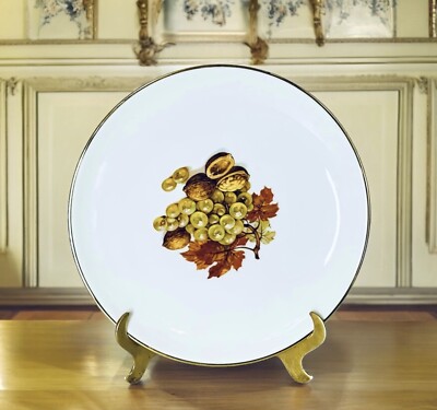 CM Hutschenreuther Hohenberg Germany 5025 Grapes Nuts Porcelain Dinner Plate NEW