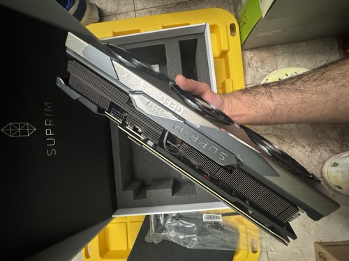 MSI GeForce RTX 4090 SUPRIM X 24GB GDDR6X Graphics Card - Bild 16 von 22