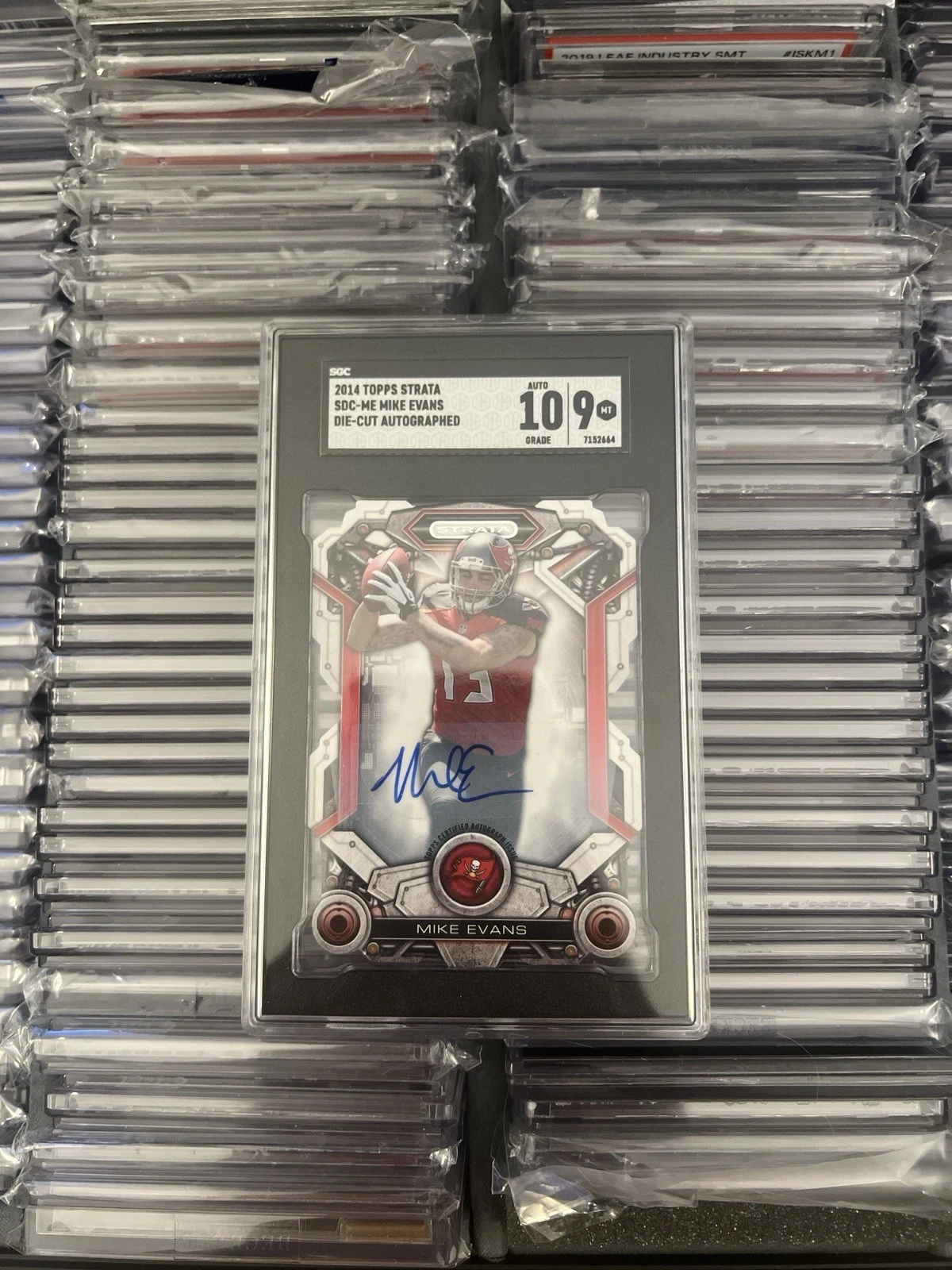 Mike Evans Topps Strata Die-Cut #SDCME Autograph