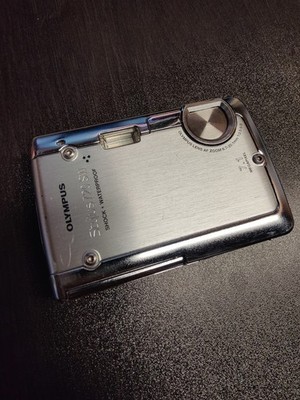 Olympus Stylus 720SW 7.1 MP Digital Camera Shock+Waterproof Tested Works