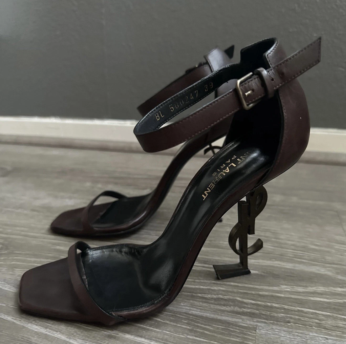 SAINT LAURENT (YSL) Autentiche decolte Saint Laurent YSL in pelle marrone opyum cinturino alla caviglia tacco 39