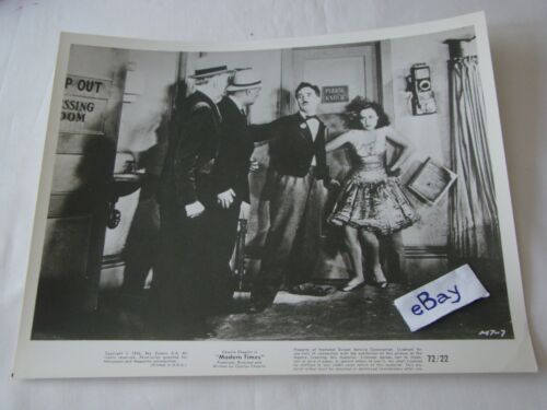 1956 MODERN TIMES Charlie Chaplin photo presse film 8 x 10 B - Photo 1/3