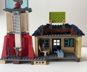 LEGO 4982 SpongeBob Mrs. Puff's Boating School - Incomplete, Missing Patrick