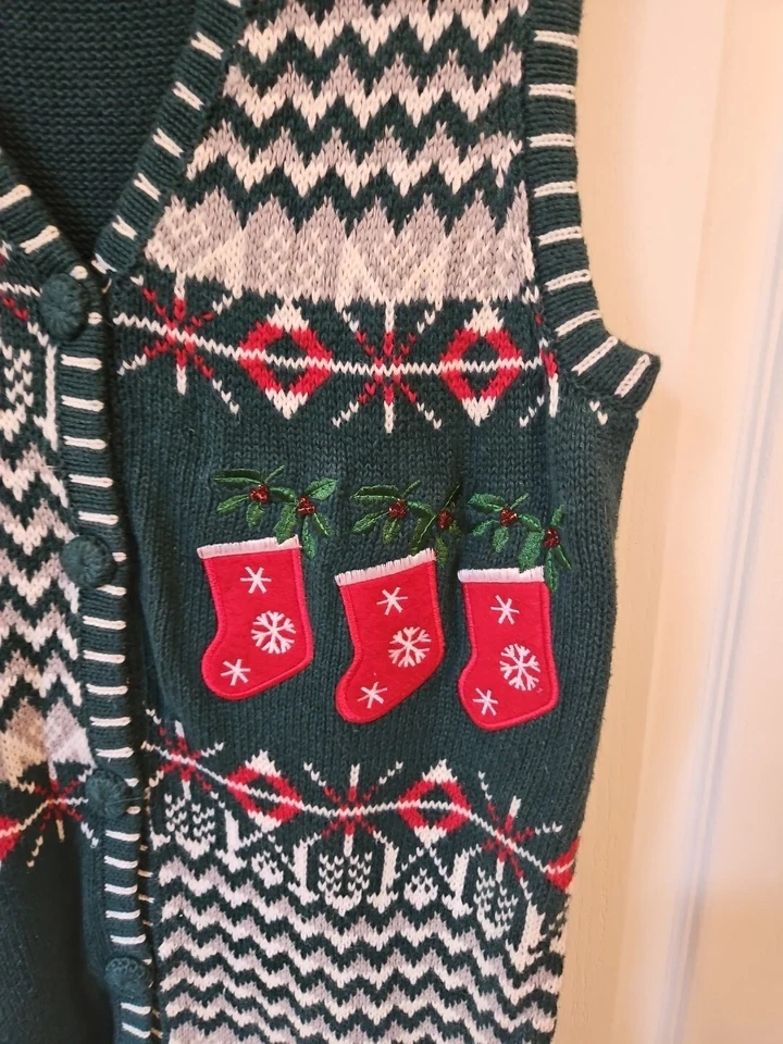 Chaleco de Navidad verde mediano con apliques de fieltro bordado de lentejuelas verde  Foto 3 de 4