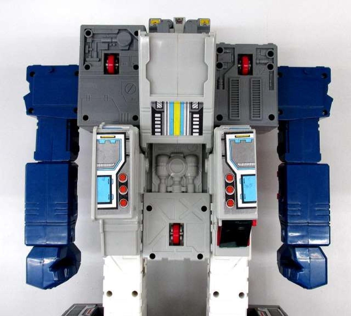 トランスフォーマー C-114 Takara Transformers C-114 Fortress Maximus Action Figure