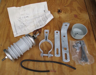 Varistar Cooper MOV AZL Arrestor Arrester 3KV AZL1A3R  NEW in Box - Fast Ship