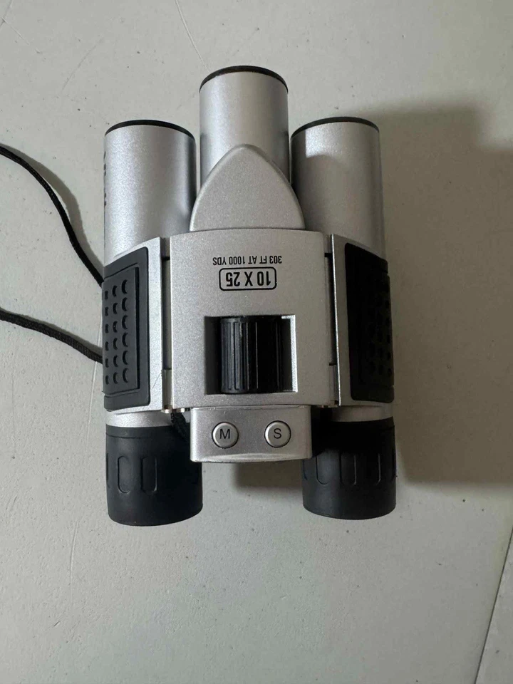 Cámara digital Vivitar 10x25 binoculares usados funciona muy bien Foto 2 de 4