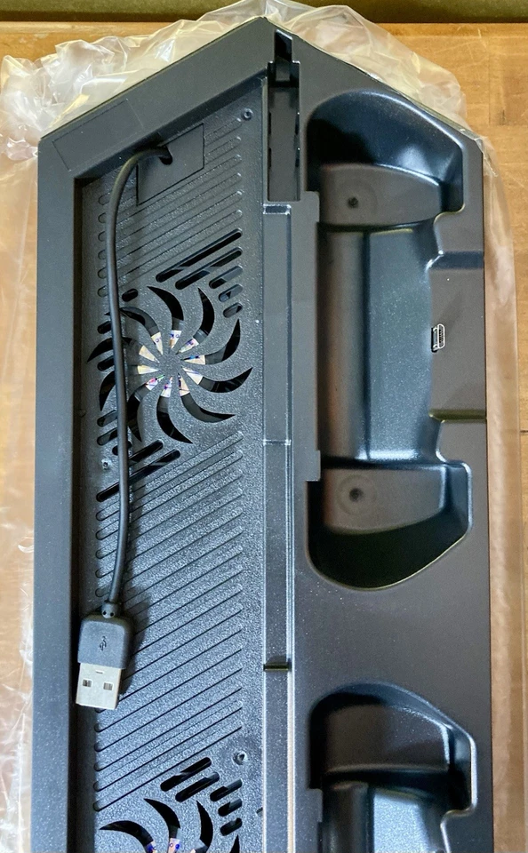 PS4 Cooling Station Vertical Stand 2 Controller Charging Dock For PlayStation 4 - Image 3 of 4