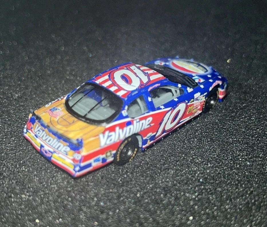 Scott Rigs #10 NASCAR Valvoline & Harlem Globe Trotters (Racing Champions) LOOSE - Image 2 of 4