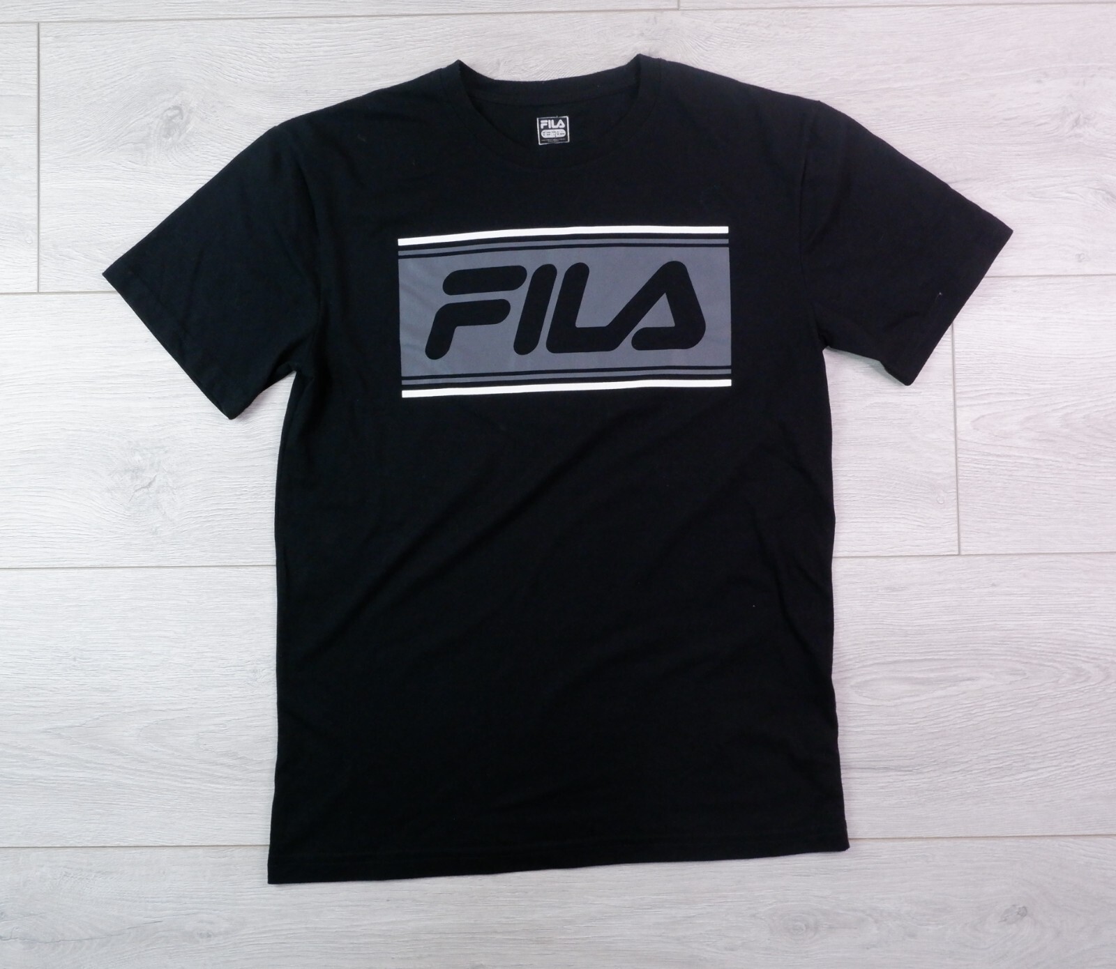 MEN'S FILA T SHIRT SIZE M BLACK SPELLOUT SUSTAINABLE VINTAGE STYLE