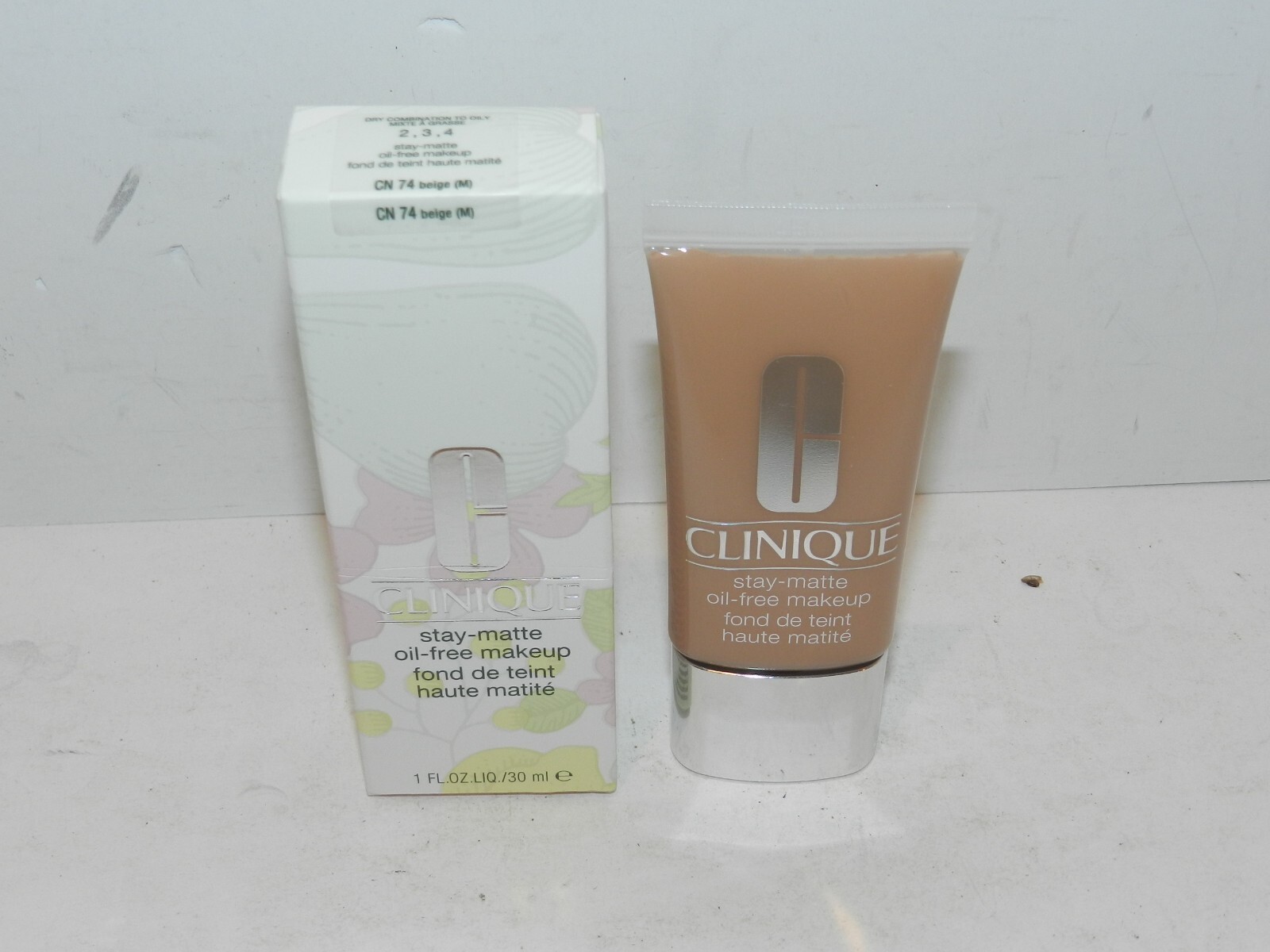 Maquillaje Clinique Stay Matte sin aceite CN 74 beige (M) para mujer 1,0 fl oz sellado