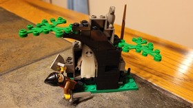 LEGO Castle: Ghostly Hideout (1596) 100% complete with instructions