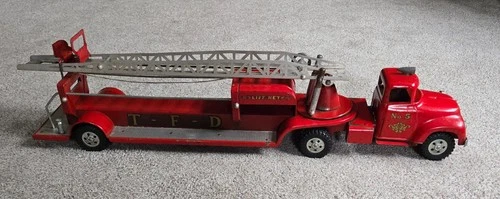Large 1957 Tonka Red Fire Truck TFD No.5 w/ Hydraulic Aerial Ladder