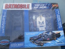 POLAR LIGHTS SCPOL883/12 BATMOBILE SLOT CAR KIT BATMAN 1966 WRAPPED  1.32
