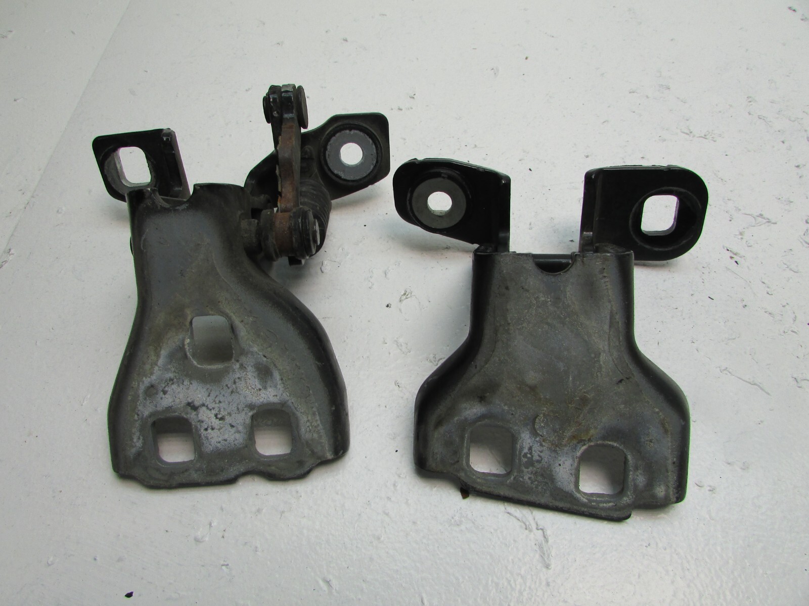 Door Hinges COMMANDER JEEP 20062010 Passenger Rear Door Upper Lower