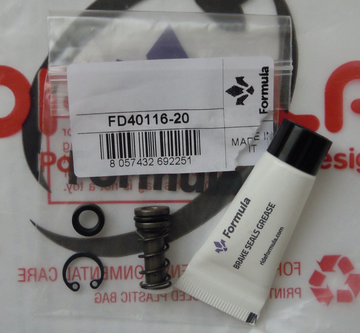 Kit Piston De Pompe Formula FD40116-20 Pour Maître-cylindre The One / T1 / R1 / R1R MY10