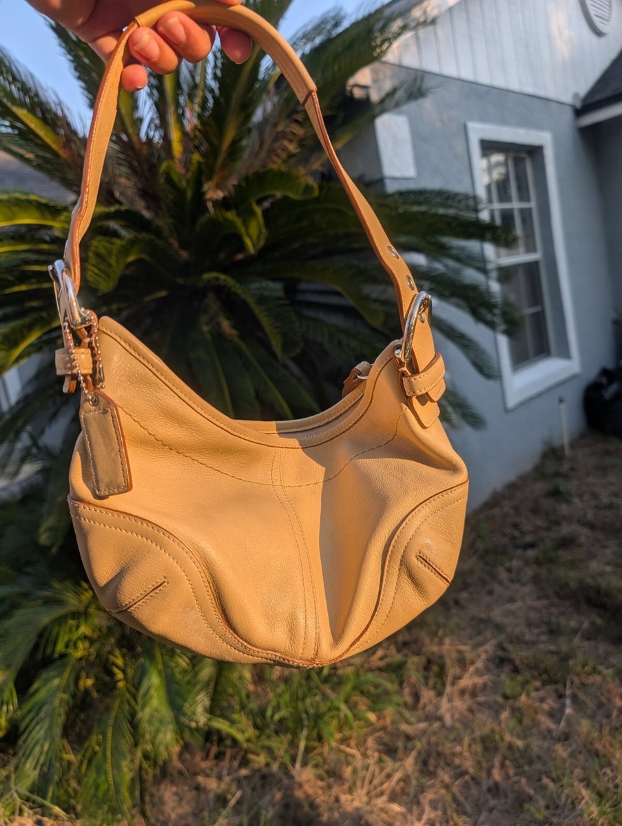 Vintage Y2K COACH Tan Soho Leather Small Shoulder Bag Hobo Vintage Y2K COACH Tan Soho Leather Small Shoulder Bag Hobo