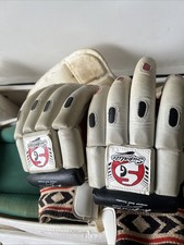 Gants de cricket batteur main gauche 