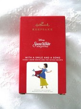 2021 Hallmark Ornament Disney Snow White With a Smile and a Song NIB