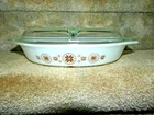 Vintage Pyrex Town And Country Divided Casserole Dish With Lid 1 1/2 QT Gold