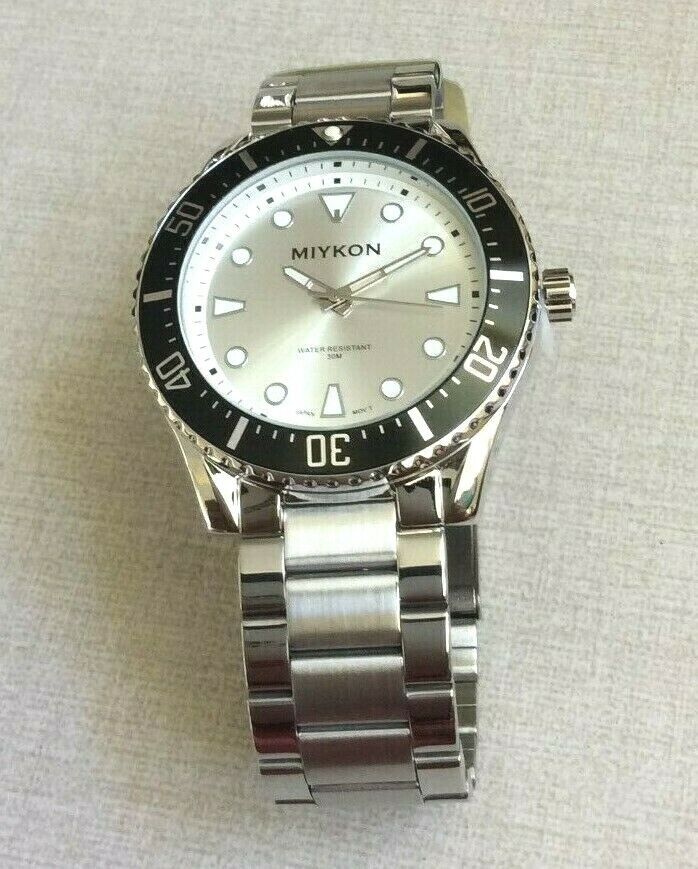 MIYKON Men's Watch Black Border Silver Dial on Silver Linked MIYKON Men's Watch Black Border Silver Dial on Silver Linked