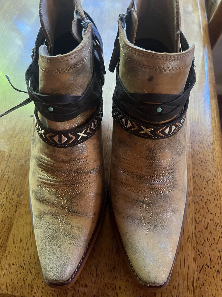 ¡Botas de vaquero súper lindas! Durango Mujer 8.5 Usado Una Vez! Excelente Estado Foto 2 de 4