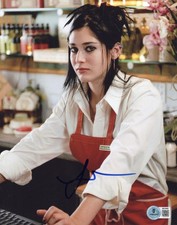 LIZZY CAPLAN SIGNED 'MEAN GIRLS' 8x10 MOVIE PHOTO 3 AUTOGRAPH BAS BECKETT COA