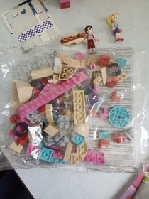 LEGO FRIENDS: Amusement Park Hot Dog Van (41129)