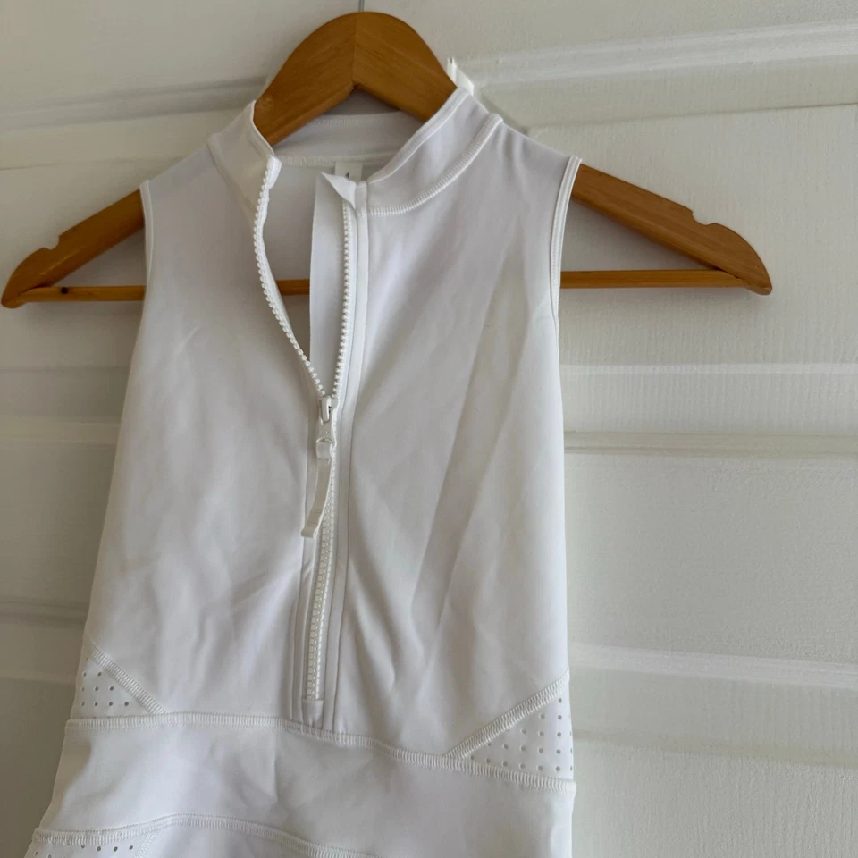 Lululemon Wild Abandon One Piece 紧身衣泳装白色 4 码运动服 — 第 4/4 张图片