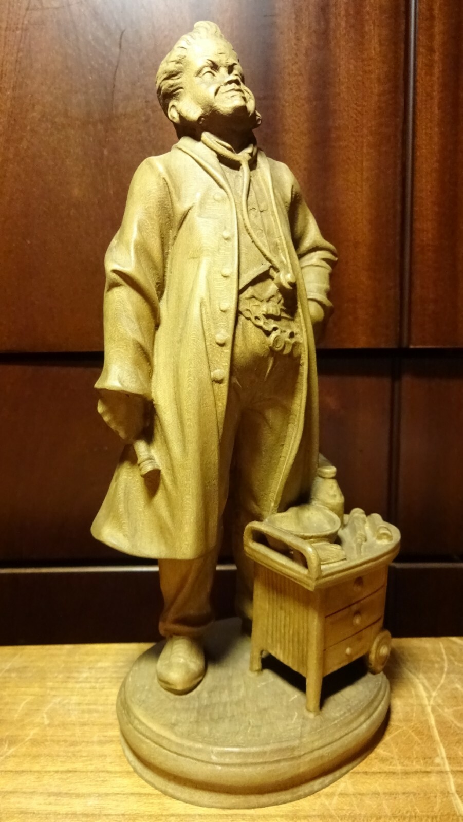 ANTIQUE 10" ANRI HAND CARVED WOOD DOCTOR PHYSICIAN SURGEON STATUE