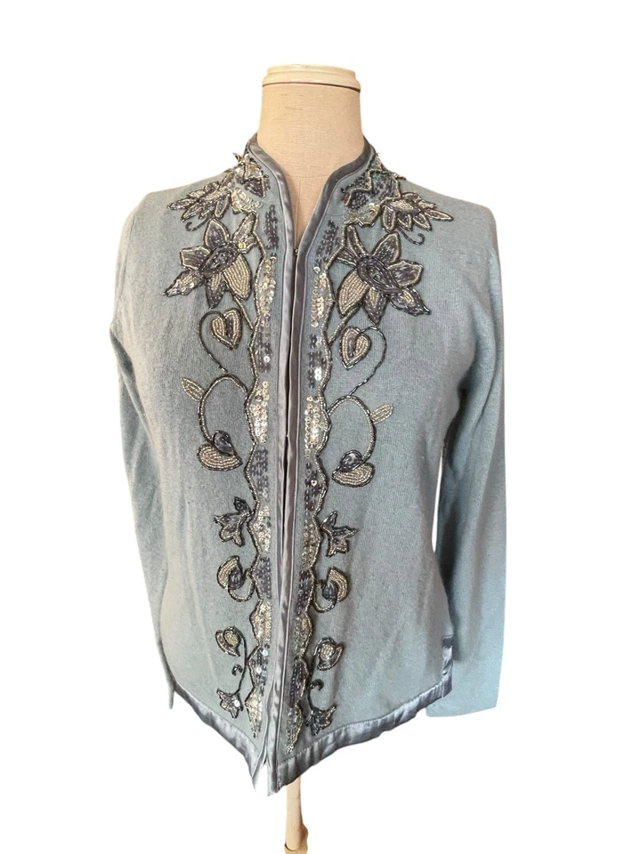 Próximo Suéter Talla Pequeña Cuentas Lentejuelas Cárdigan Gancho Un Ojo Forrado Manga Larga Foto 3 de 4