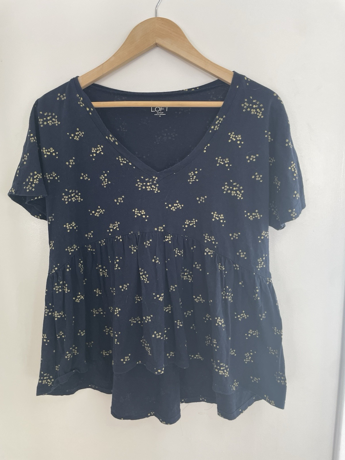 Loft Women's Allover Floral 100% Cotton V-Neck Short Sleeve Peplum Top Navy M