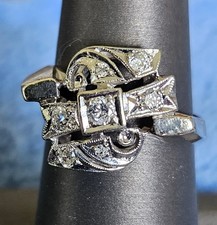 VINTAGE ART DECO 14K WHITE GOLD DIAMOND RING