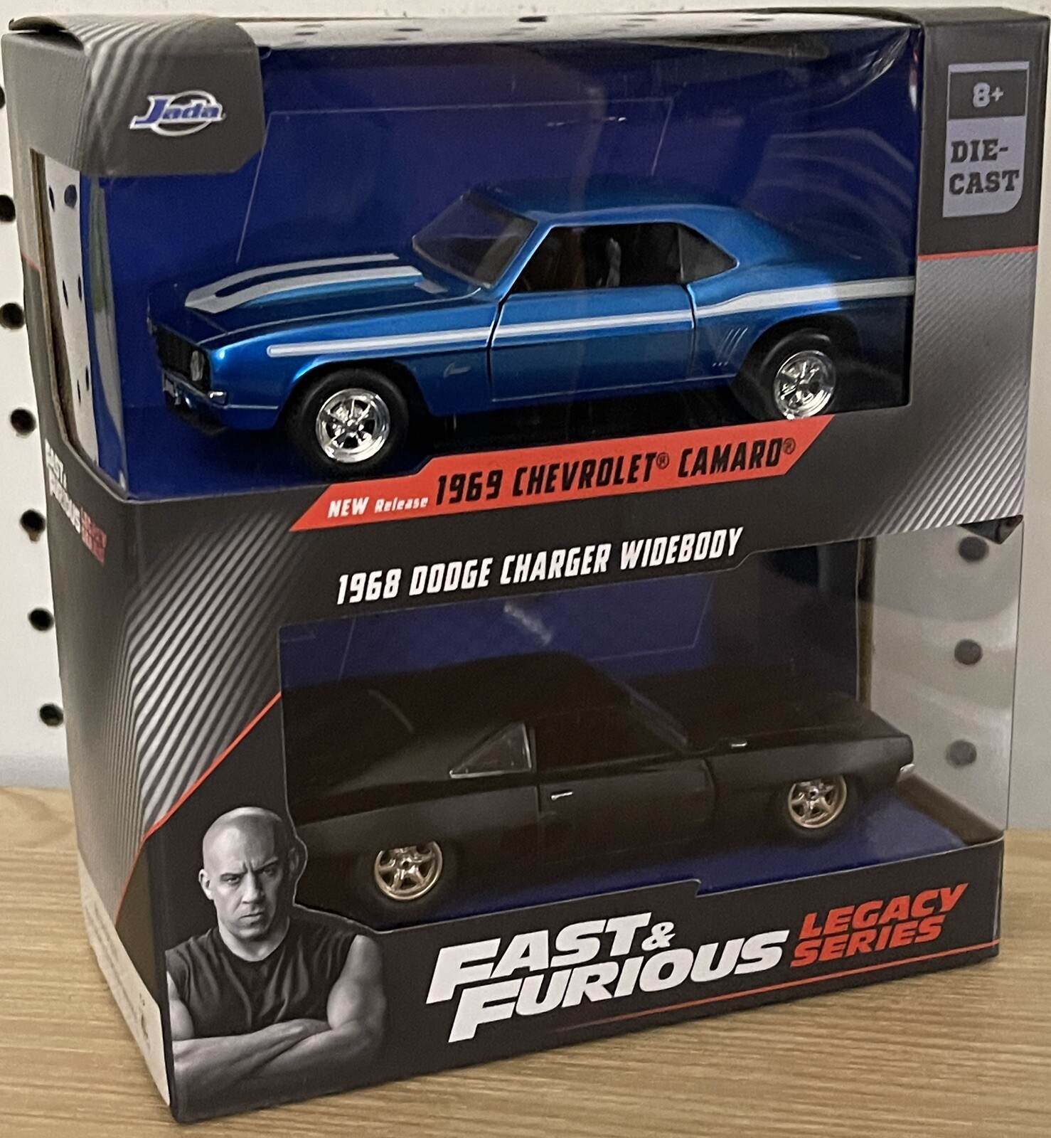 Fast & Furious 1:32 Dom's Dodge Charger & 1968 Dodge Charger Widebody  Die-cast Car Twin Pack, Toys for Kids and Adults