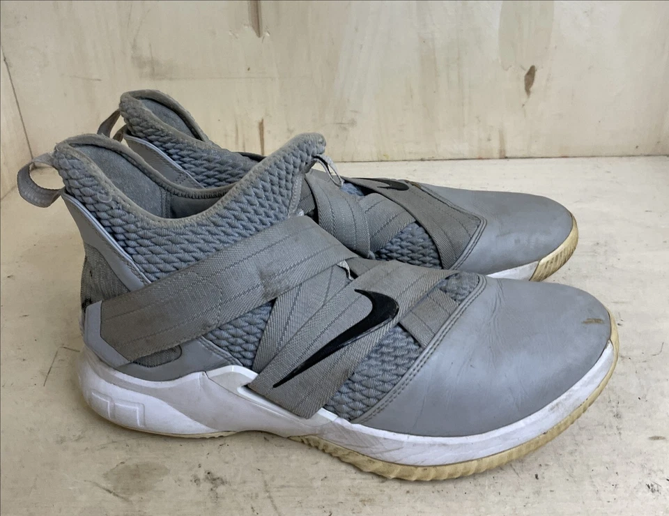 Zapatos deportivos para hombre Nike LeBron Soldier 12 gris lobo talla 12 estilo: T3872-003 Foto 4 de 4