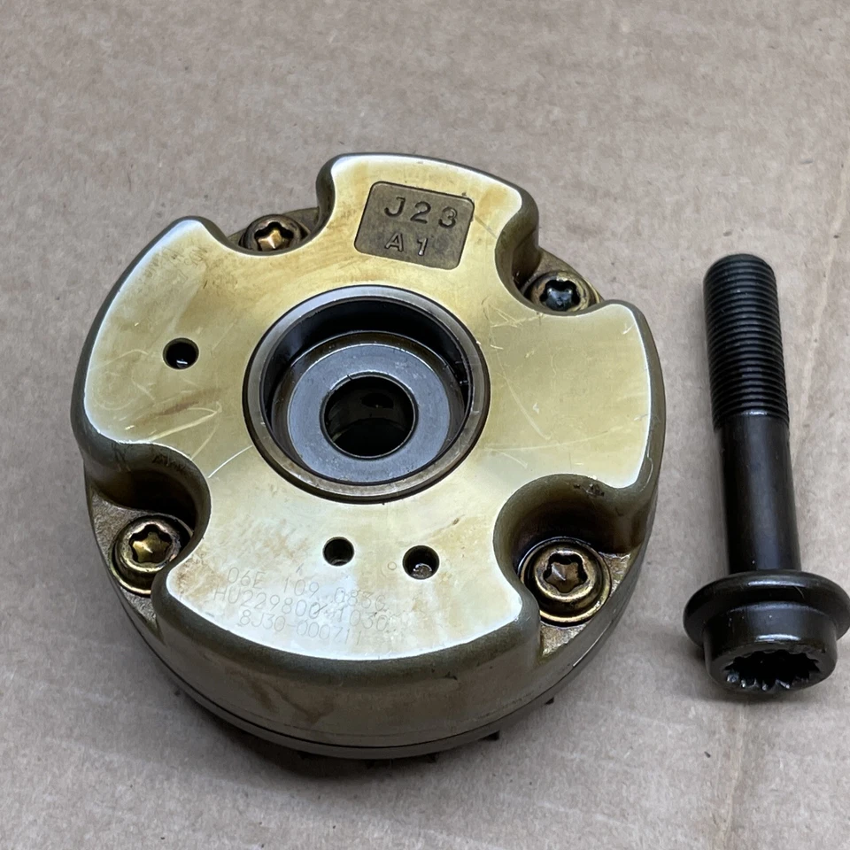 AUDI A6 QUATTRO 2005-2011 - Cámara de admisión / Árbol de levas Ajuste de engranajes 06E109083G #131 Foto 2 de 4