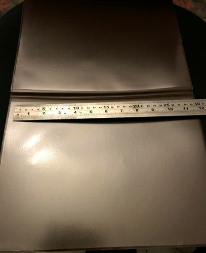 SOPORTE CERTIFICADO PVC GRAND LODGE MASON GAMUZA - SOSTIENE A3 MARRÓN CLARO - Imagen 3 de 3