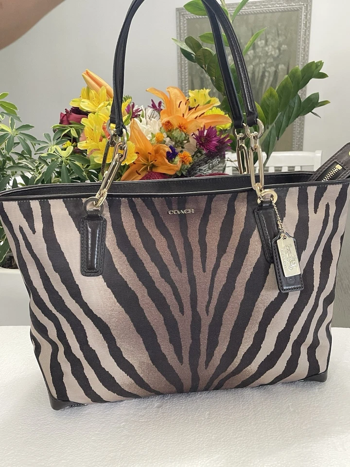 COACH MADISON EAST/WEST TOTE ZEBRA PRINT FABRIC - Image 3 of 4