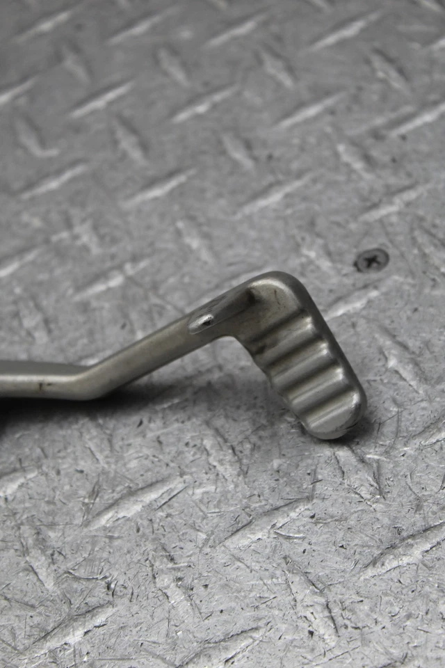 Triumph TT600 2002 juego trasero derecho pedal de freno Foto 2 de 4