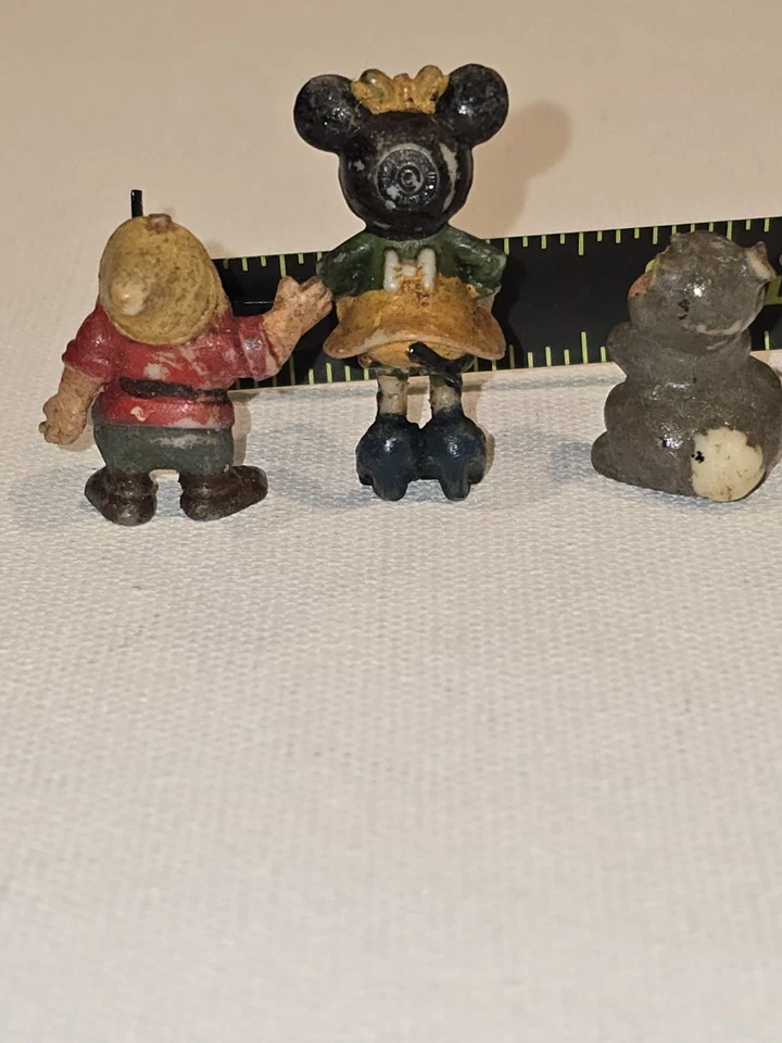 Mini figuras de plástico Blancanieves enanas de colección Disneykins, mini ratón~golpeador~ Foto 4 de 4