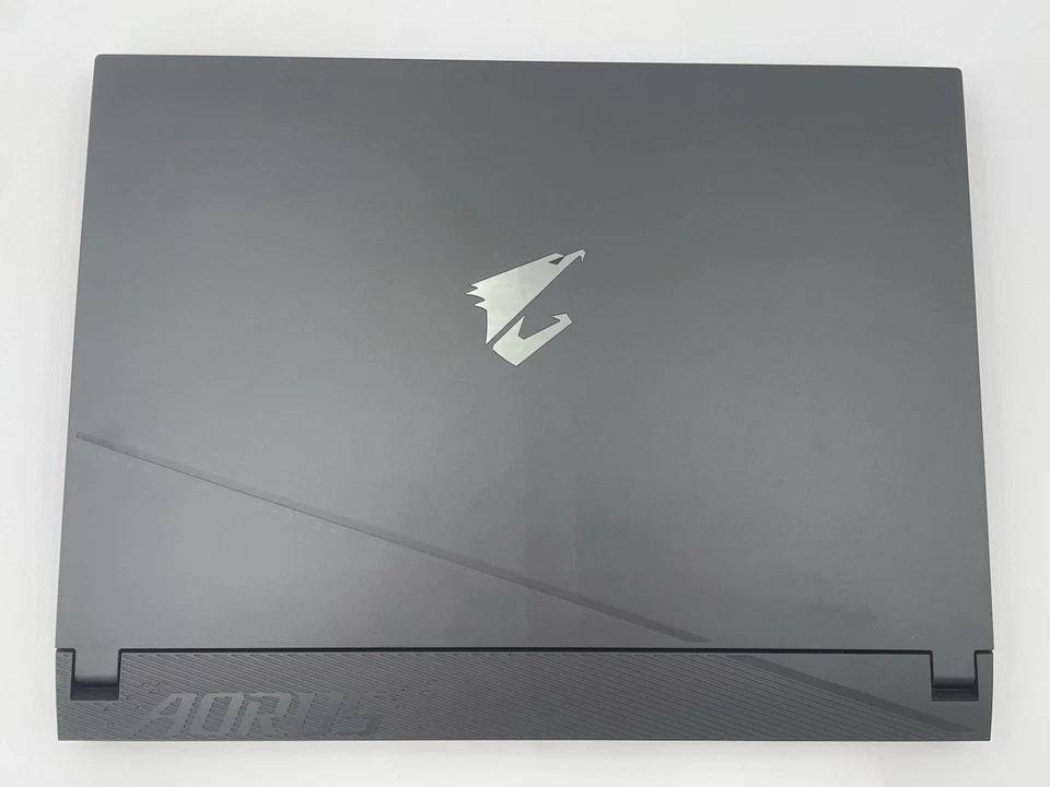 Gigabyte Aorus 15, i7-13700H, RTX 4070, 16GB RAM, 1TB Gen4 SSD, 165HZ, Win 11 Foto 4 de 4